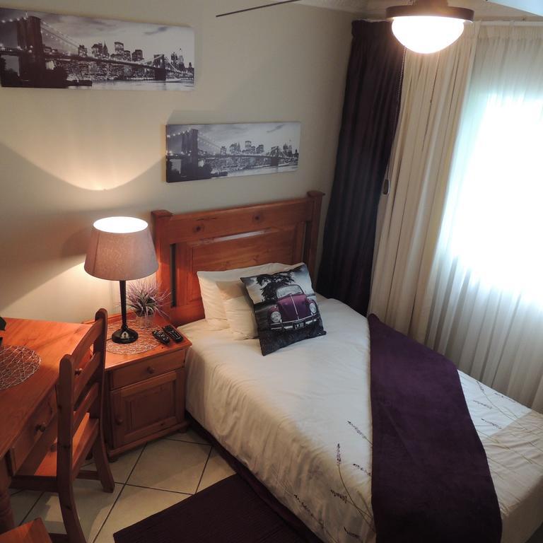 Rita'S Guesthouse Cc Фрейхейд Экстерьер фото
